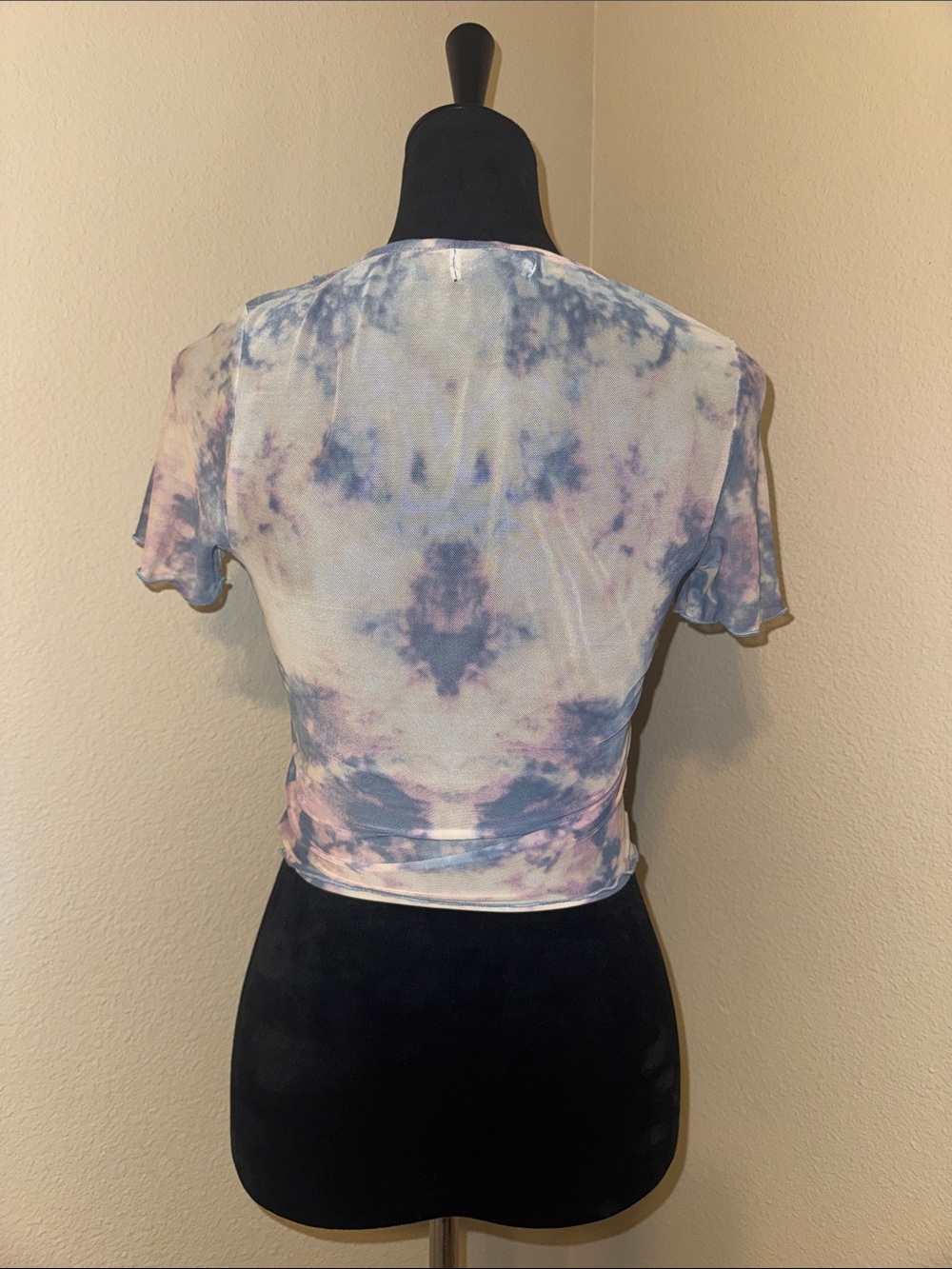 😎💕Urban Outfitters Pastel Tie-Dye Ruffle Sleeve Mesh Crop Top - Picture 7 of 8
